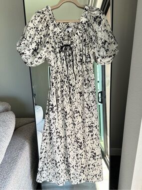 Jessie Liu Women's Black & White Puff Sleeve Midi Dress